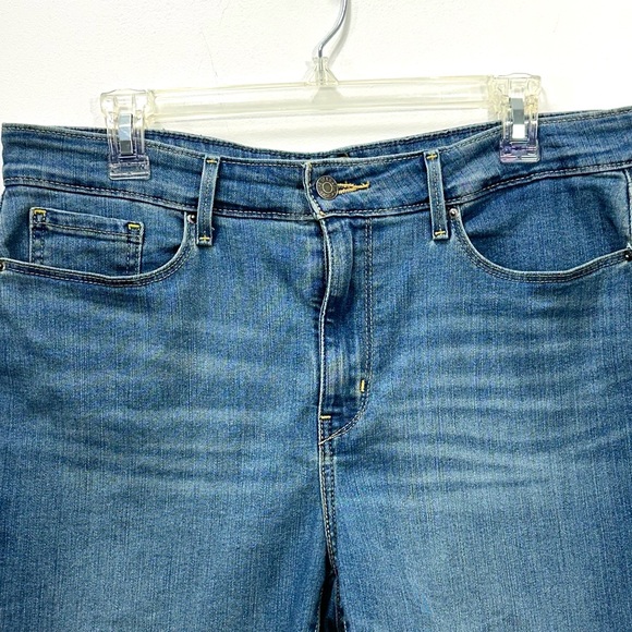 Levi Strauss Signature Gold Mid Rise Cut off Shorts - Picture 3 of 8